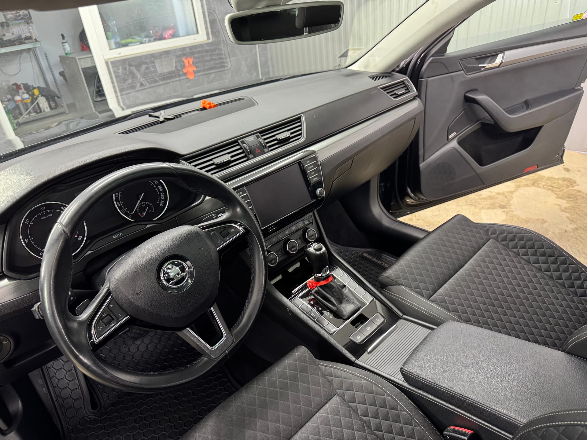 Škoda Superb - profesionalni detailing